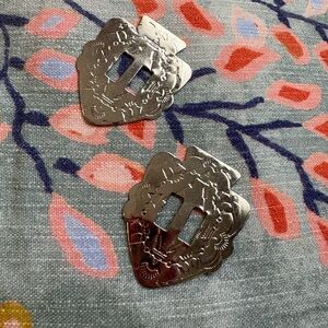 3/$10 2x Vintage Western Silver Tone Slotted Arrowhead Concho